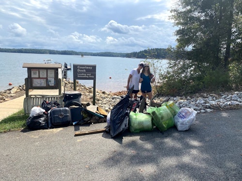 Dr. Merri, Chris, and Finn participated in Splash Away the Trash on Lake Hartwell this past weekend. They removed a significant amount of trash from the lake to be processed. 
Thanks to the Lake Hartwell Association for organizing this important event, to the Army Corps of Engineers for supporting the efforts, and to the many other volunteers who helped clean up our local lakes!